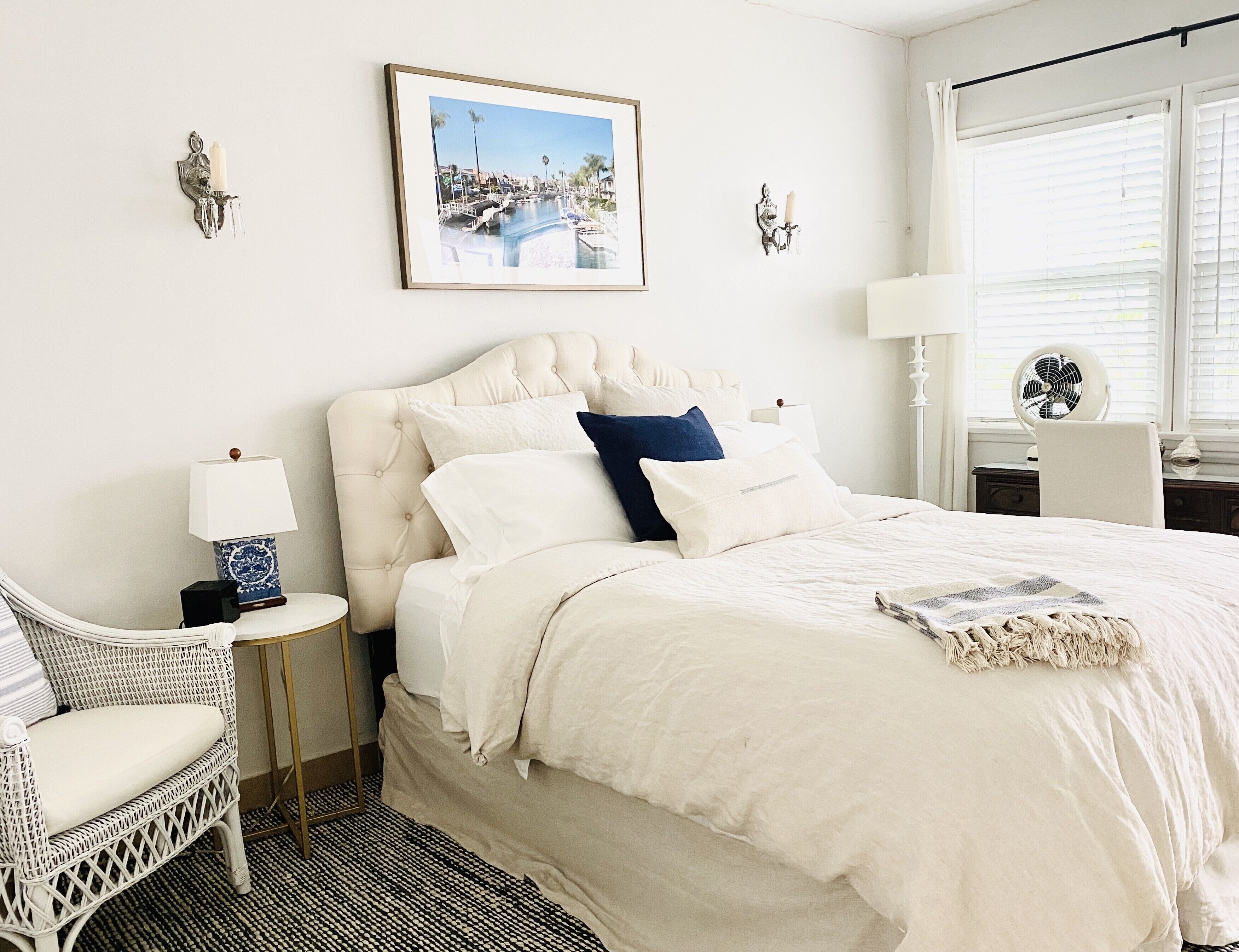 Bright Fresh Cottage...Walk to Bay & 2nd Street!