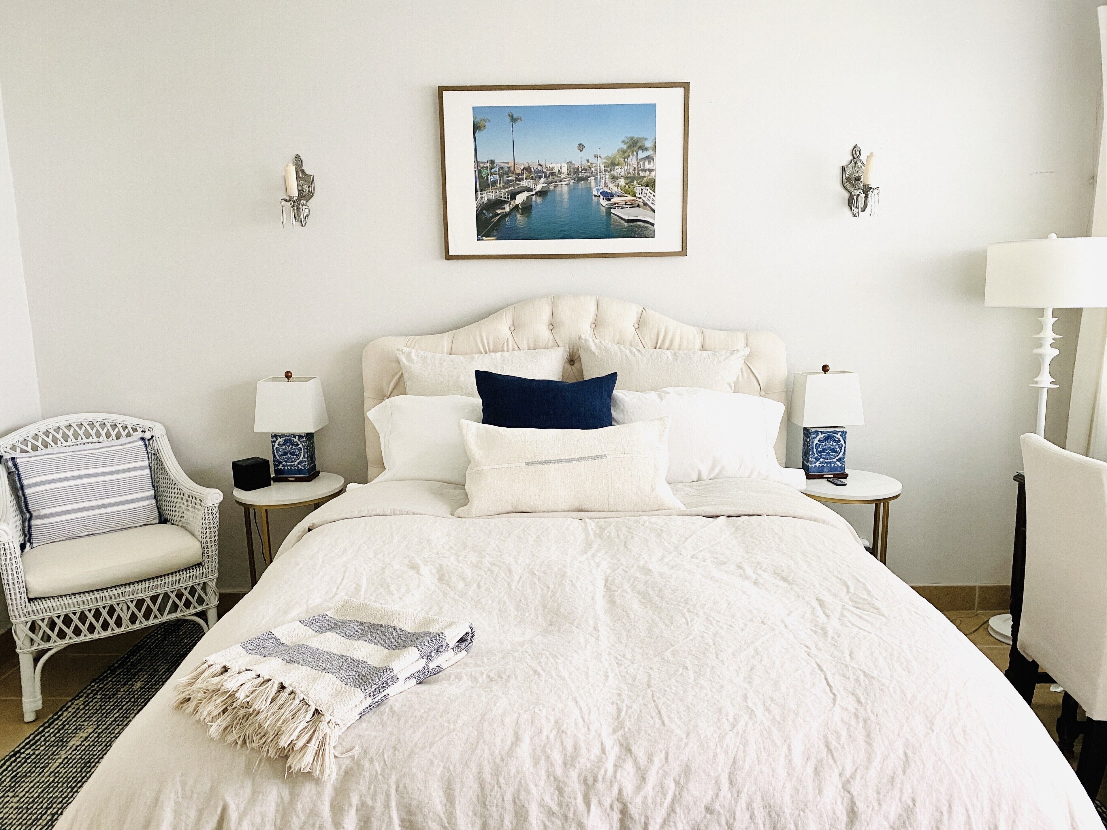 Bright Fresh Cottage...Walk to Bay & 2nd Street!