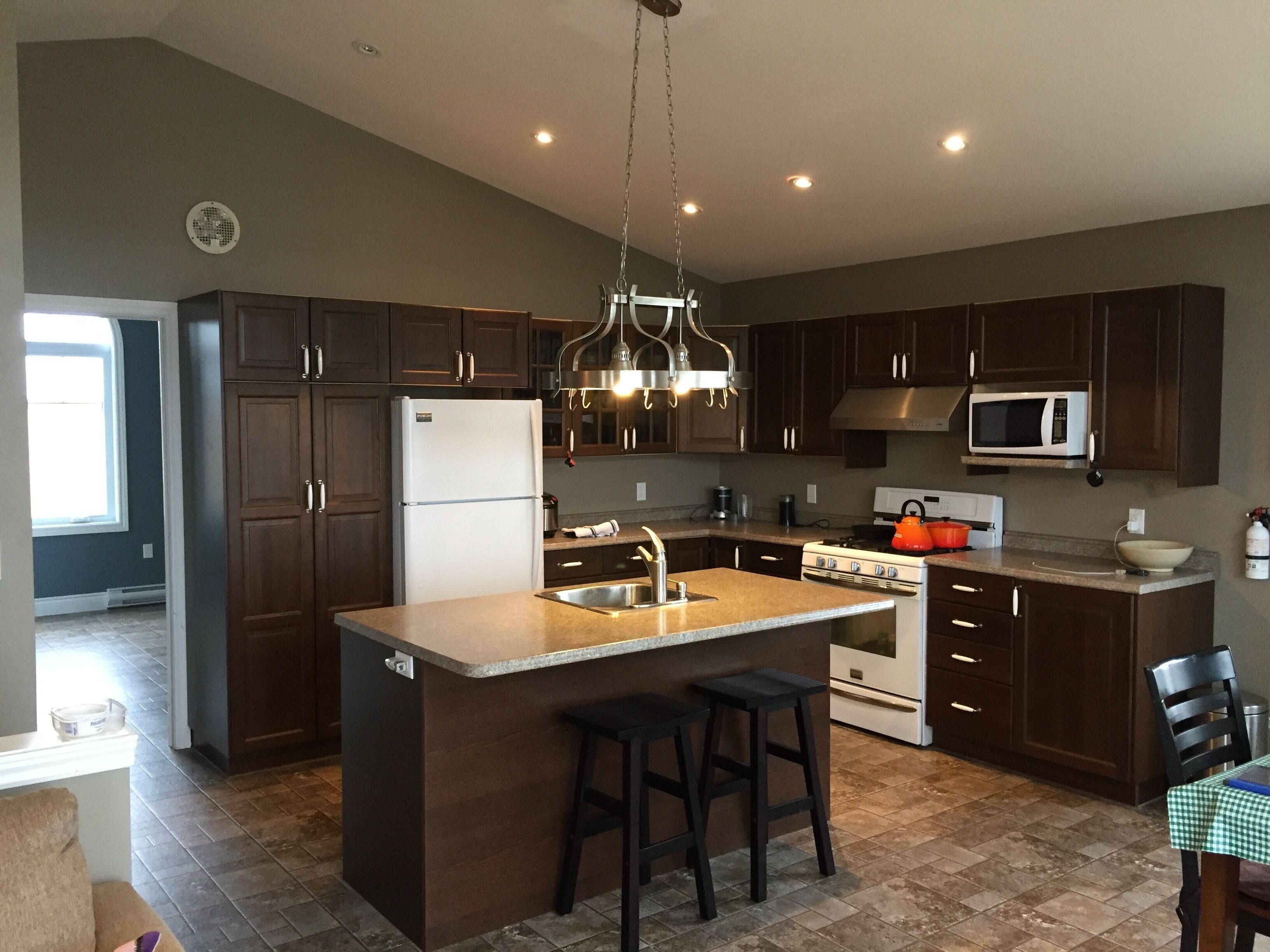 Peaceful Waterfront Retreat