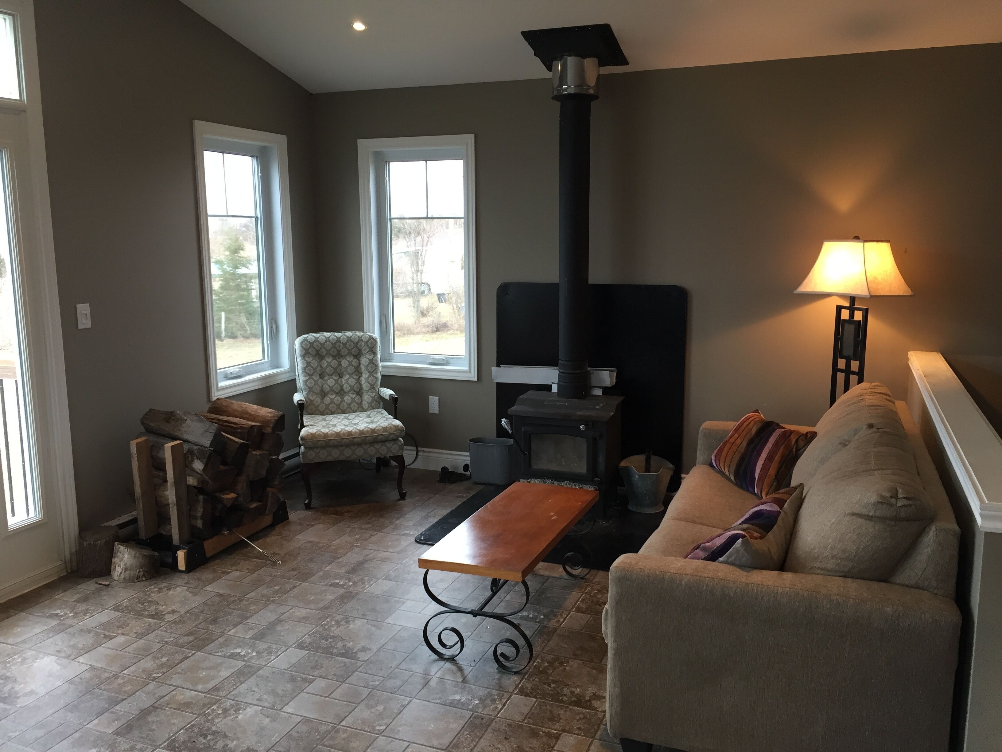 Peaceful Waterfront Retreat