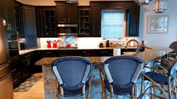 Køleskab, mikrobølgeovn, ovn, opvaskemaskine