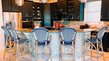 KylskÄp, mikrovÄgsugn, ugn och diskmaskin