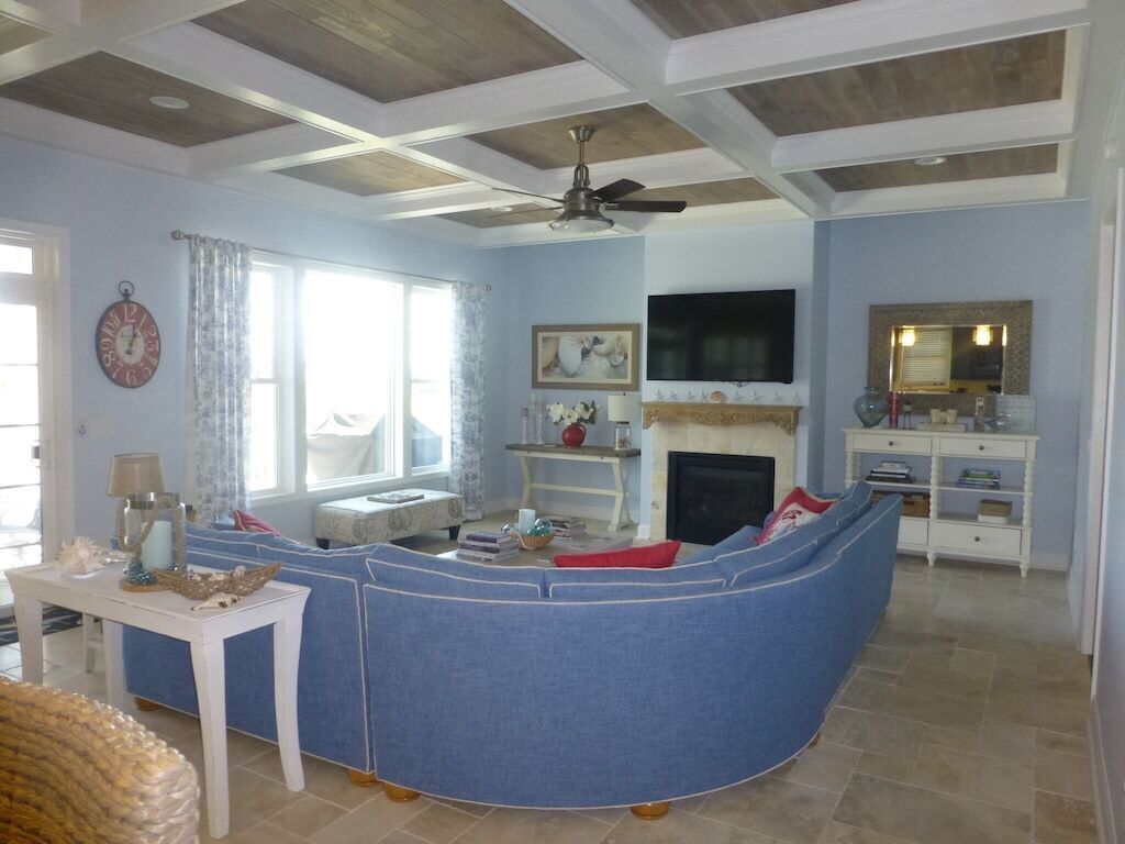 The Creme De La Creme In Bayside  - Big Red Magnolia