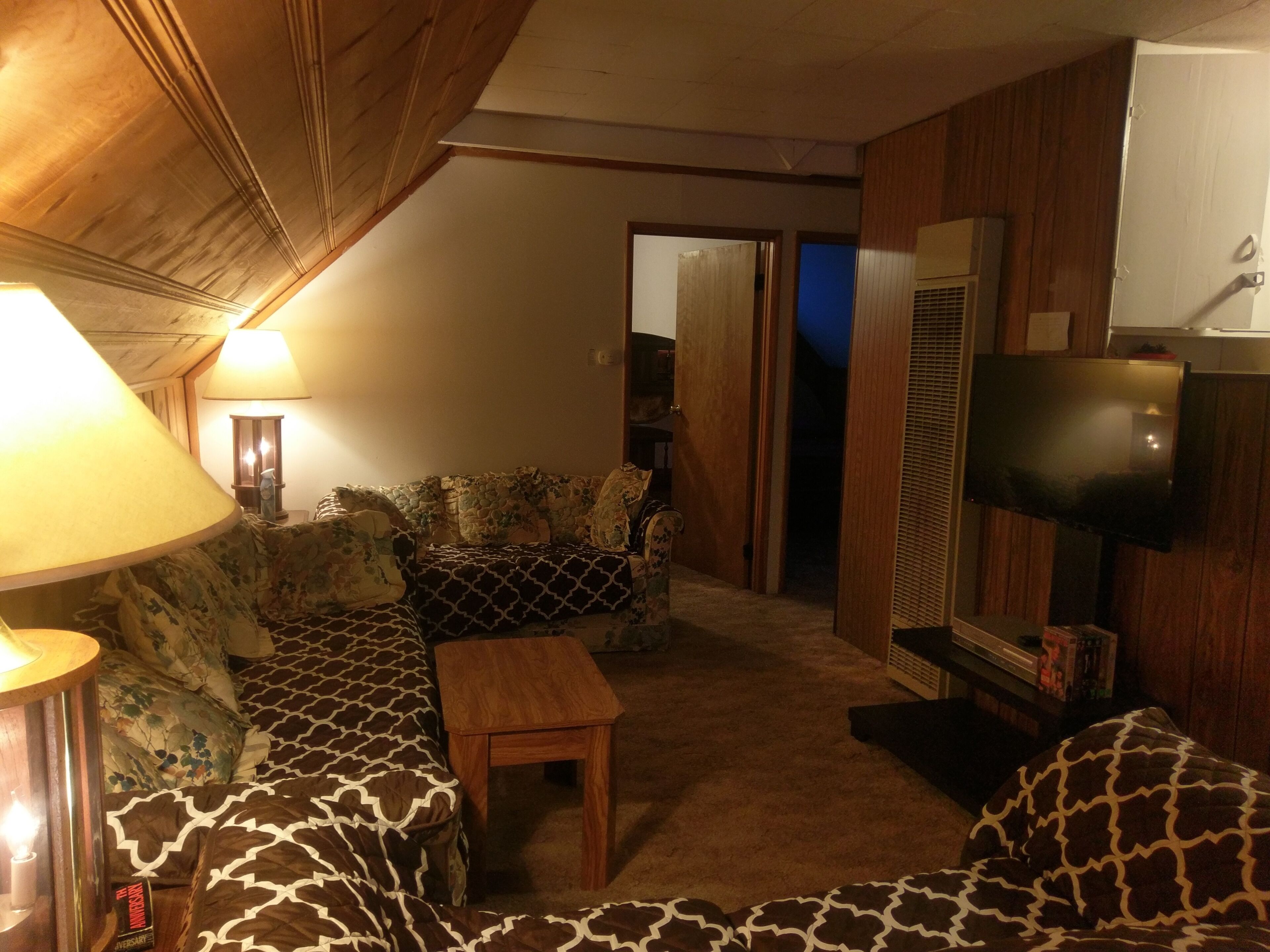 Cozy Cabin Near Lake Gregory