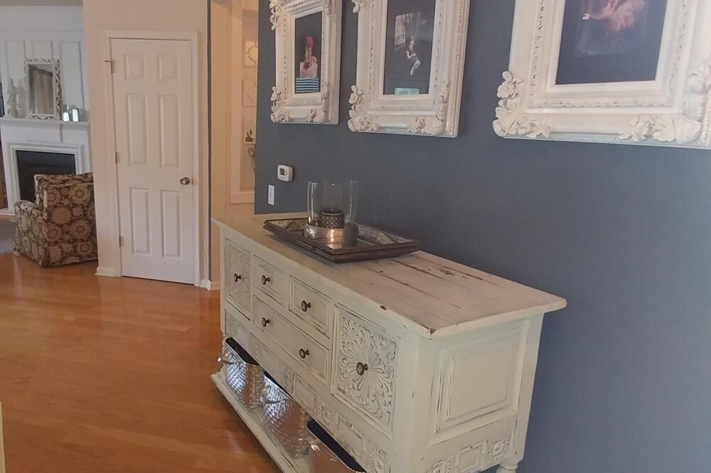 - Gated 2 Bedroom Condo In Ballantyne