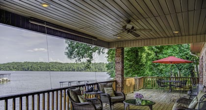 Zentral gelegenes Seehaus mit abgeschiedenem Gefühl * Bootsrutsche inklusive *