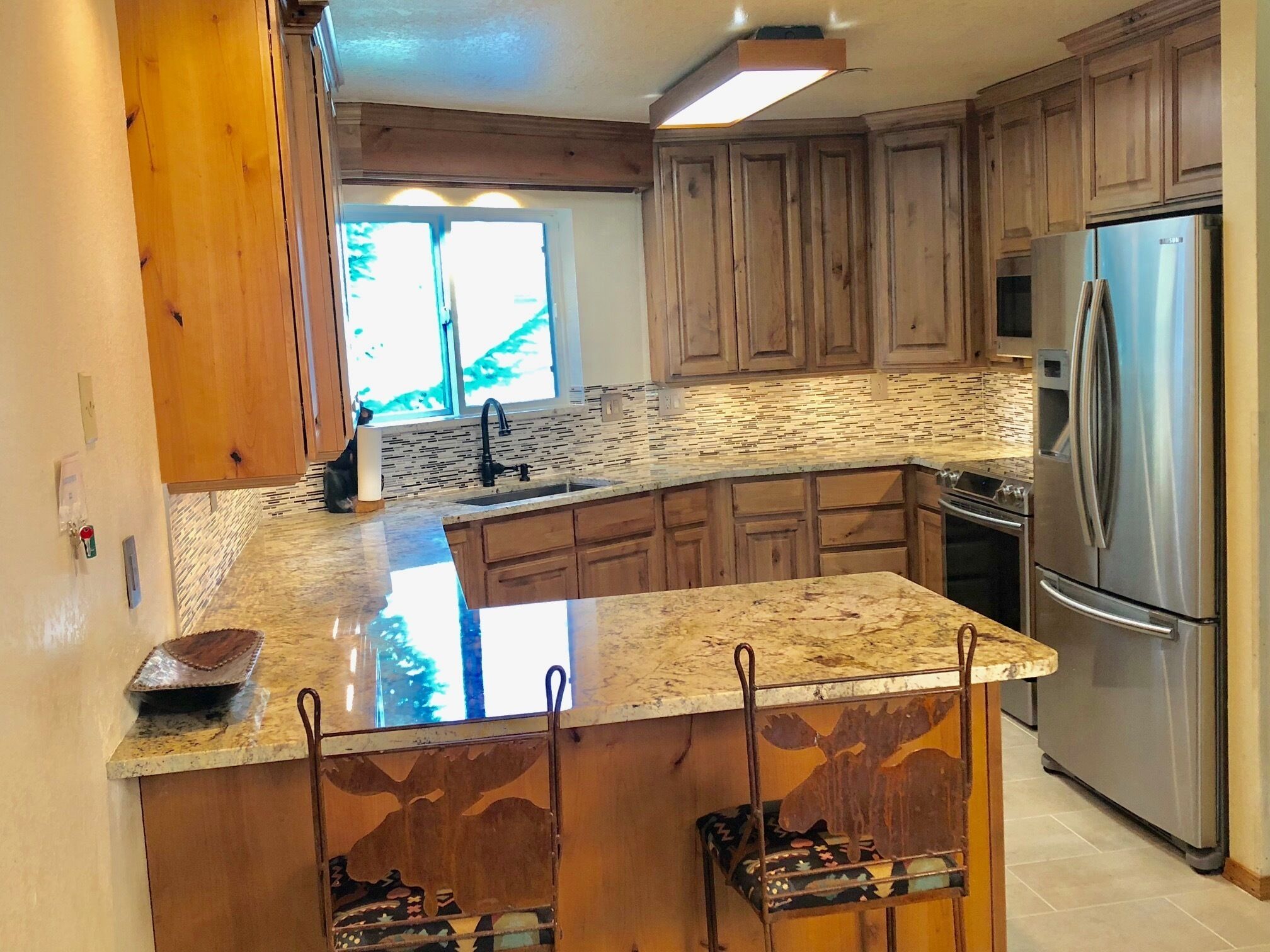 Spacious Luxury Condo Private Hot Tub and Sanua in Unit 1000' to ski lift