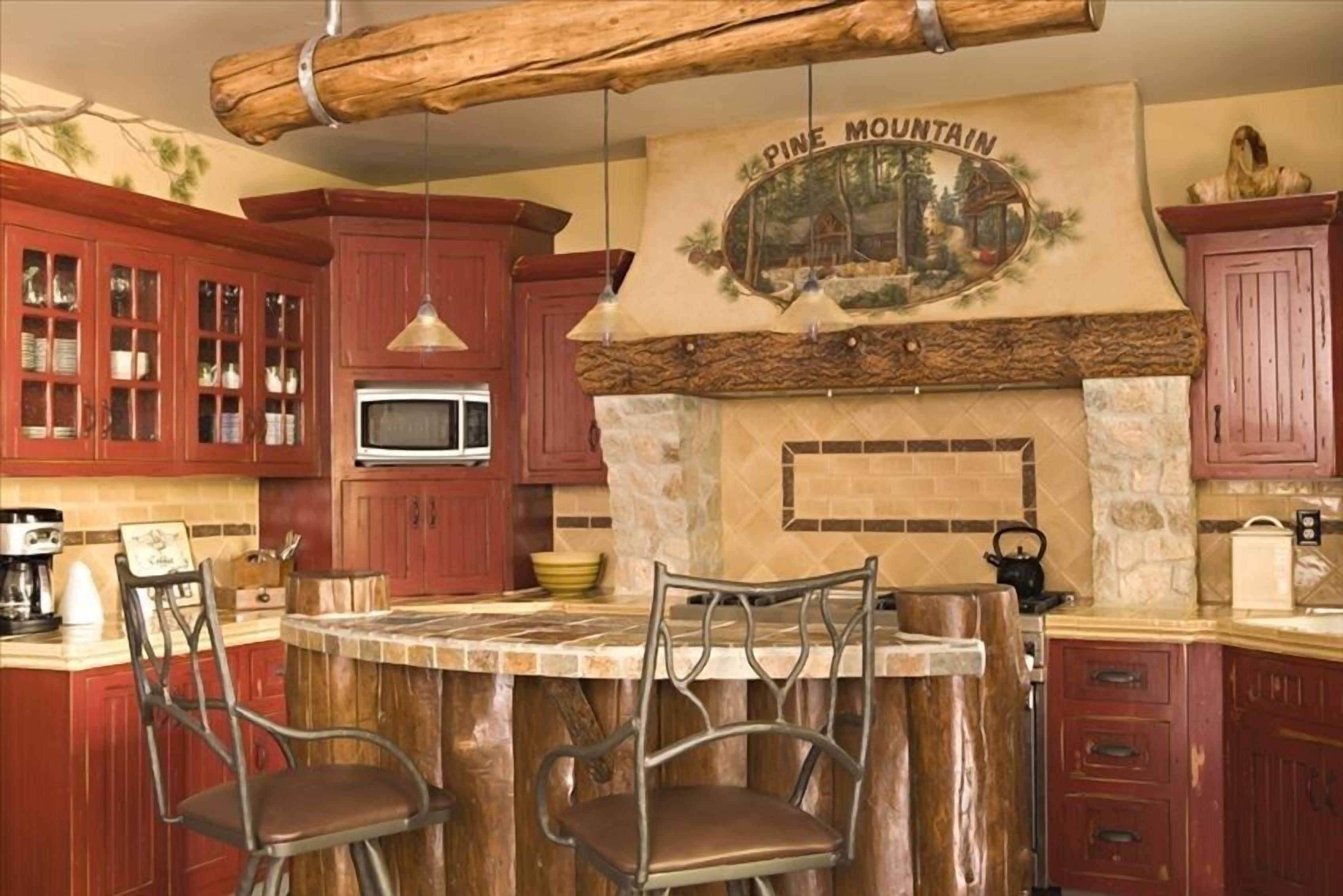 Exclusive Luxury Lodge on 40 Private Acres, 1/4 mile to Lake Arrowhead Village