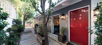 Centrally located, newly remodeled coastal elegance property with large outdoor living space