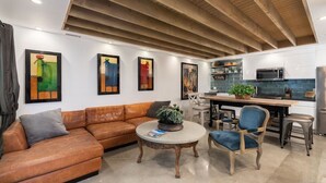 Living area - Centrally located, newly remodeled coastal elegance property with large outdoor living space (Dana Point)