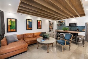 TV, fireplace, stereo