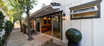 Centrally located, newly remodeled coastal elegance property with large outdoor living space