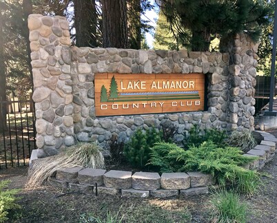 Beautiful Lakefront Home in LACC-Spectacular Views! Private Dock/Buoy