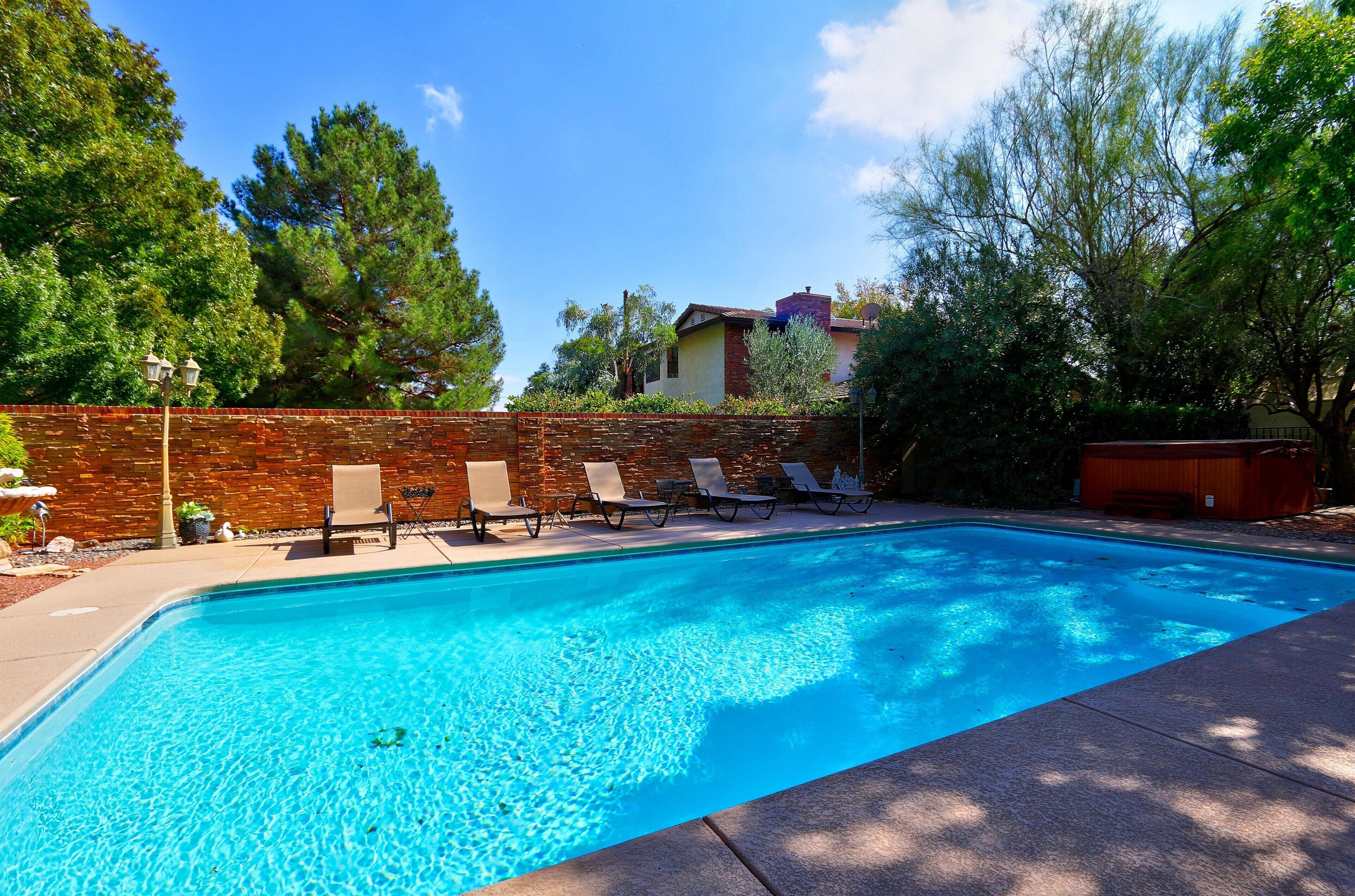 Masterpiece Retreat - a Corporate/Family Retreat-  just 3-5 min to Strip/Airport