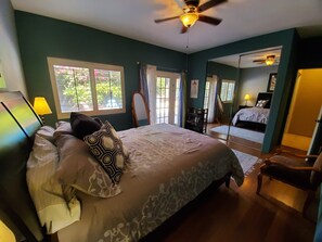 4 bedrooms, desk, iron/ironing board, free WiFi