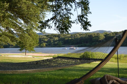 Perfect waterfront 3/2 for your family getaway