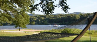 Perfect waterfront 3/2 for your family getaway
