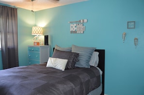 3 bedrooms, travel cot, WiFi, bed sheets