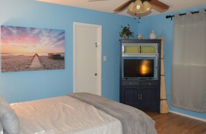 3 bedrooms, travel cot, WiFi, bed sheets