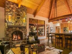 TV connectée, cheminée, jeux vidéo, espaces bureaux