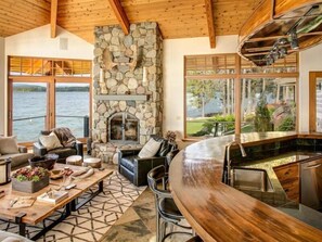 Smart-TV, Kamin, DVD-Player, Tischtennisplatte