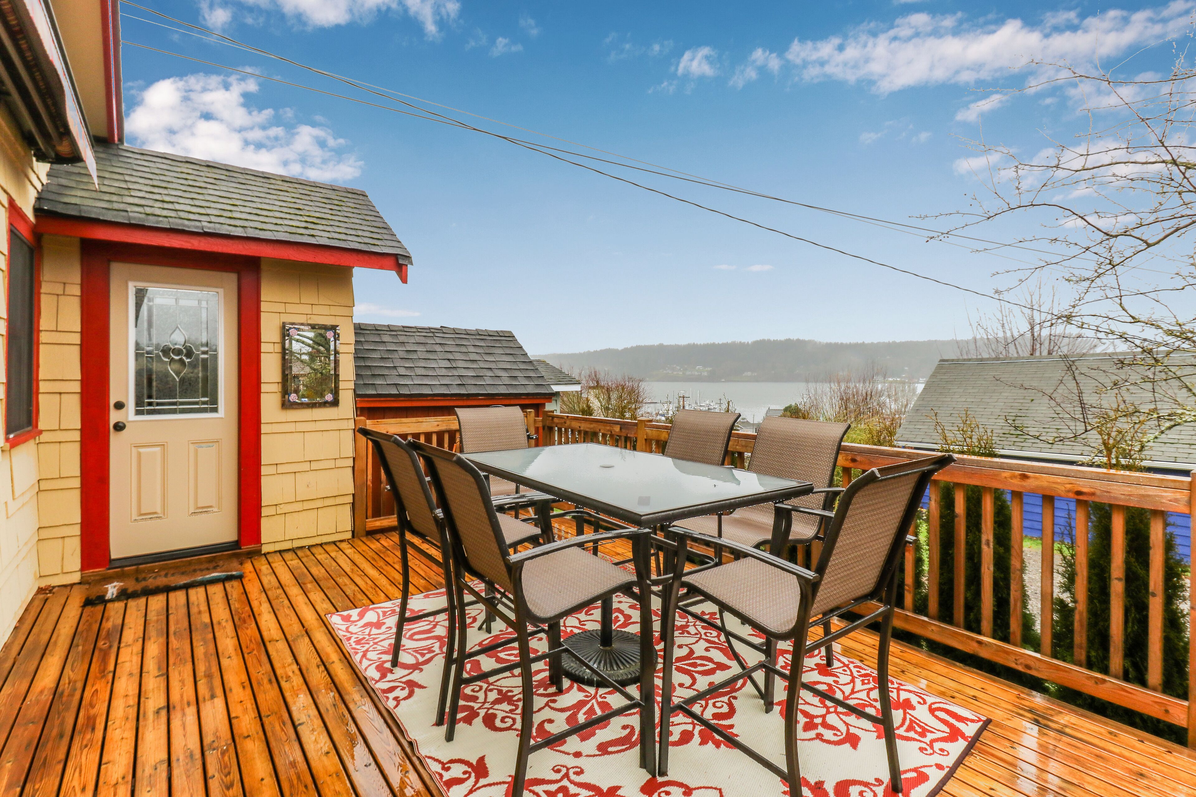 Bay view home, blocks from restaurants, shopping, & waterfront