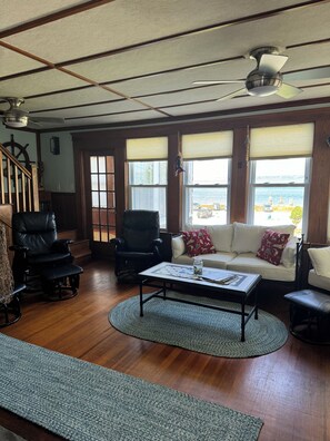 Smart TV, fireplace, DVD player, books