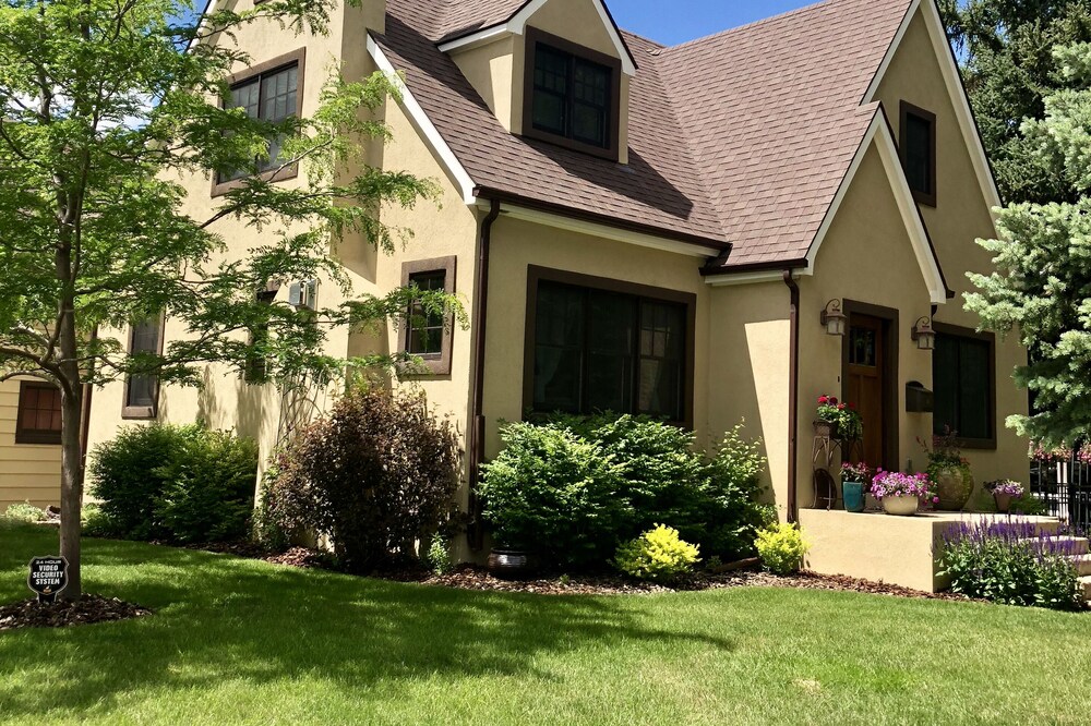 1938 Home In The Heart Of Lander