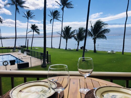 Oceanfront, ylellinen sänky ja vuodevaatteet, ilmastointi, ilmainen WiFi!