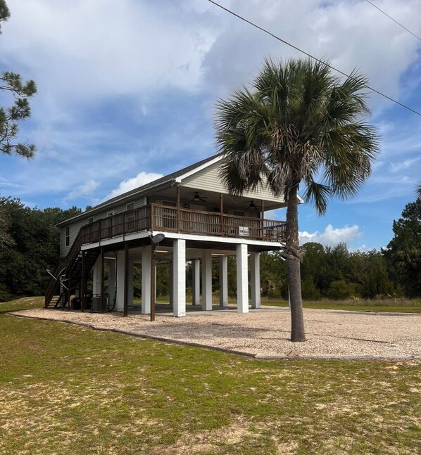 المنشأة من الخارج