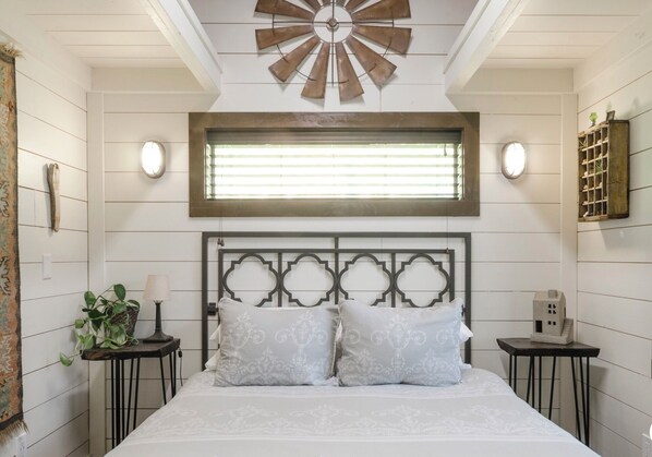 1 bedroom, hypo-allergenic bedding, iron/ironing board, free WiFi