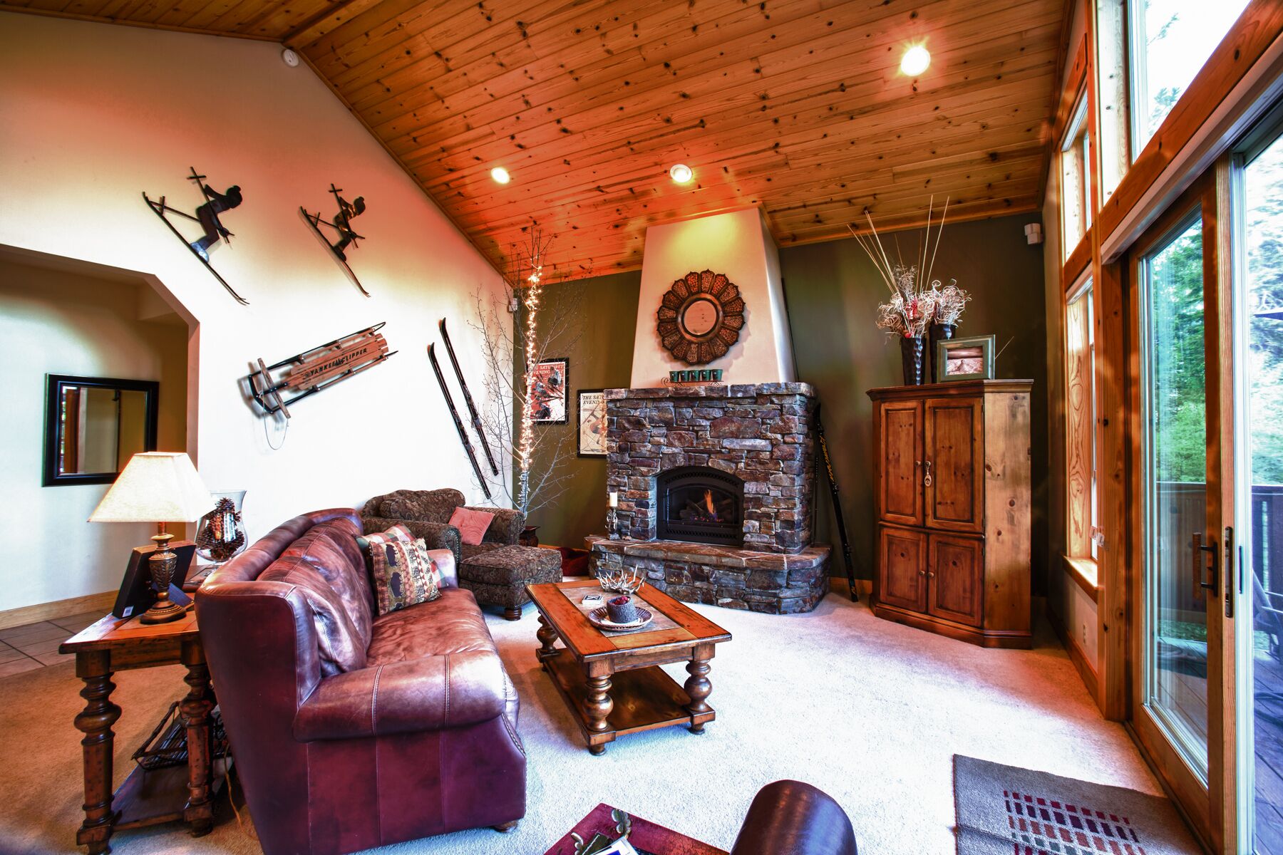   4000 sqft Luxury Home sleeps 10