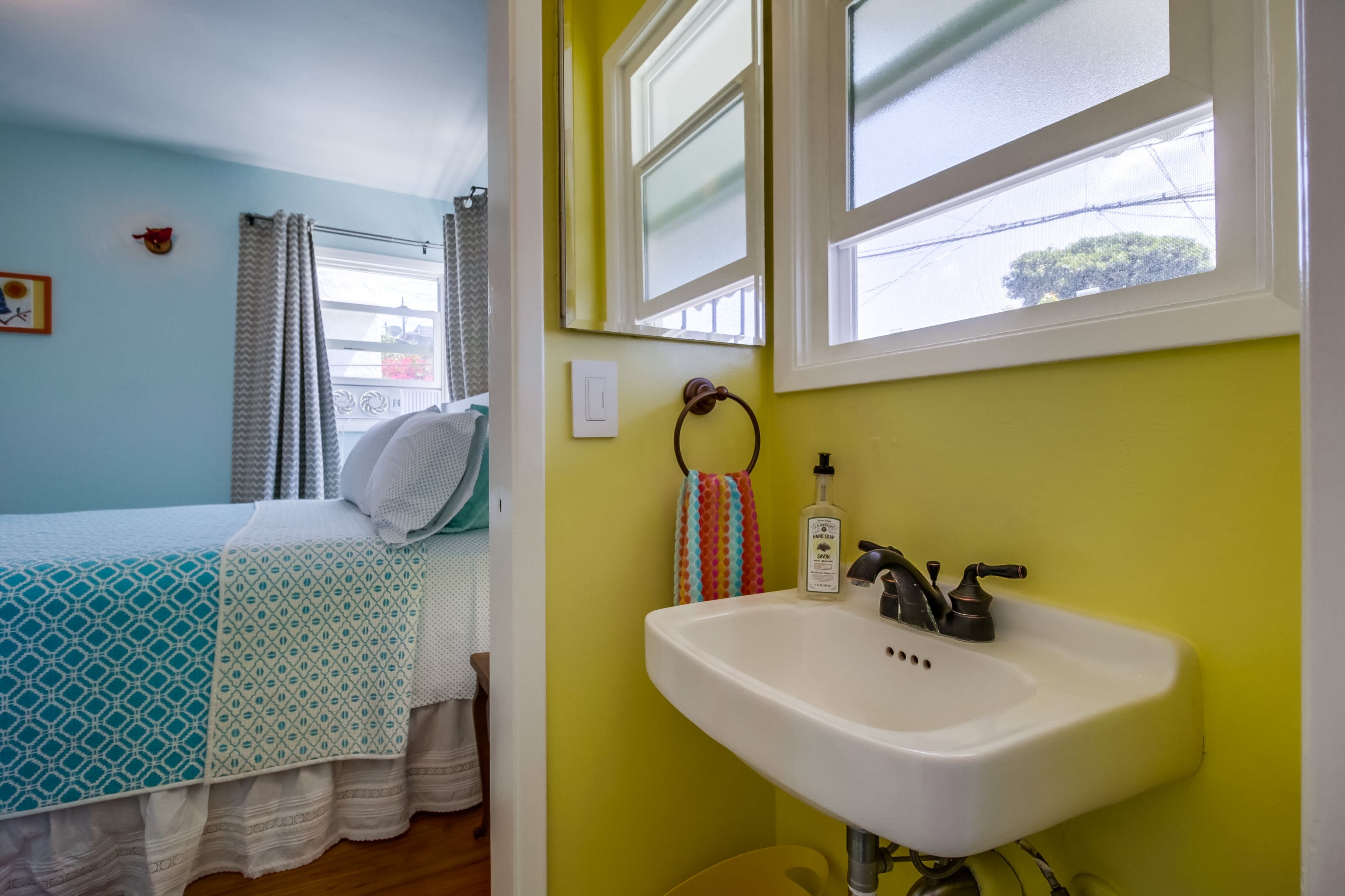 2 makuuhuonetta, silitysrauta/-lauta, Wi-Fi, vuodevaatteet