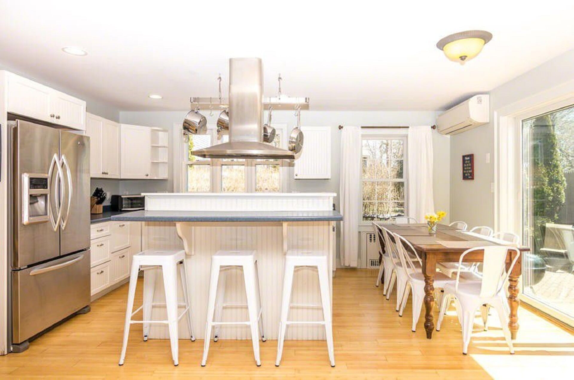 Walk to Edgartown Wharf - Upgraded Vineyard Home with A/C and Outdoor Area