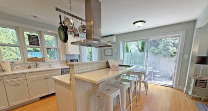 Walk to Edgartown Wharf - Upgraded Vineyard Home with AC and Outdoor Shower