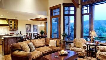 Smart TV, chimenea, reproductor de DVD y tenis de mesa