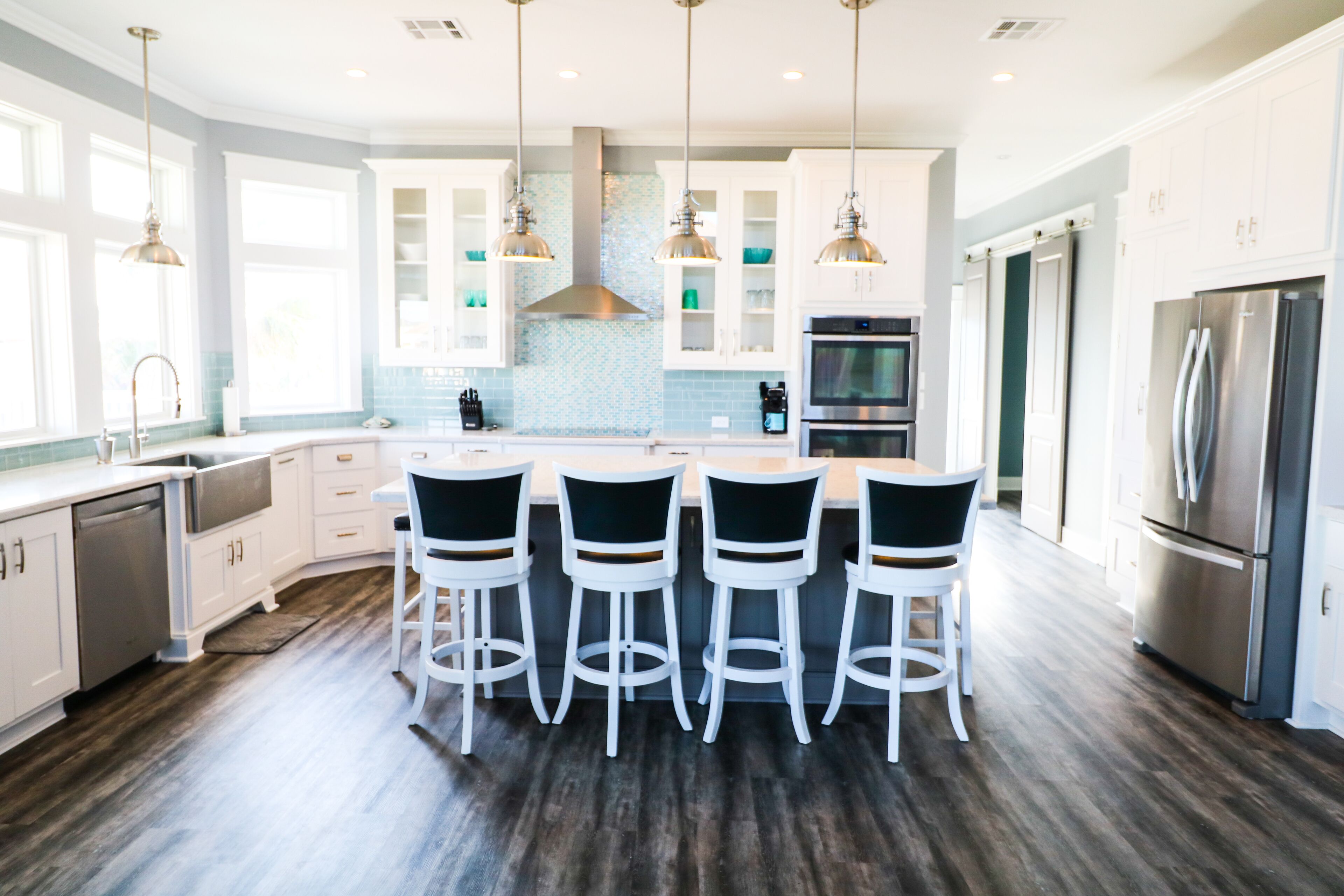 Luxury Beach Home w/Ocean Views. King size bed . Sleeps 10 WIFI Beach views 