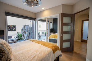 3 bedrooms, in-room safe, desk, iron/ironing board - Luxury beach vacation - Ocean view bright and fun (Manhattan Beach)