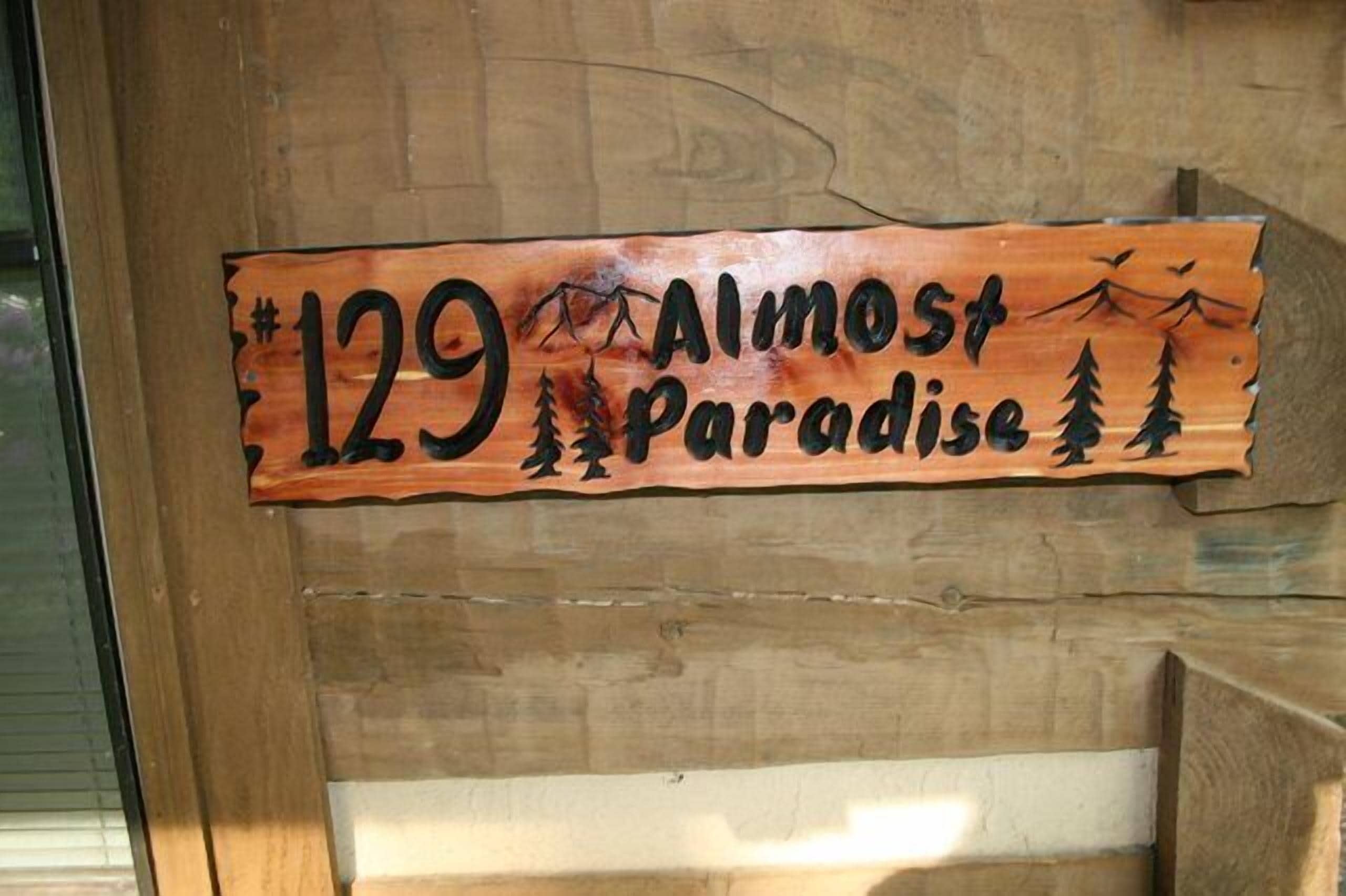 Another Peaceful Creekside Cabin Near Gatlinburg/Pigeon Forge -PRICE MATCH RATES