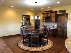 Dining - Upscale 4 Bedroom Mountain Home With Amazing Views Between Zion and Bryce Canyon (Alton)