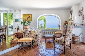 Smart TV, fireplace, DVD player, books - CALLIOPE'S MANSION, Enjoy your stay  @ Nerano, Sorrento, Positano Amalfi. (massa lubrense)