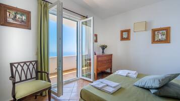 7 chambres, fer et planche Ă repasser, Wi-Fi, draps fournis