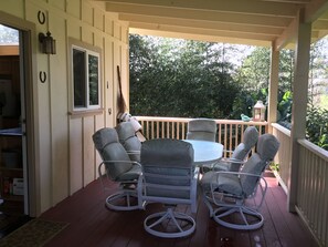 Outdoor dining - Charming Waimea home on the Big Island- Close To Town!  (Waimea)