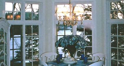 Award Winning Home On Nelson Lake ~ 400 Feet Of Private Lakeshore!