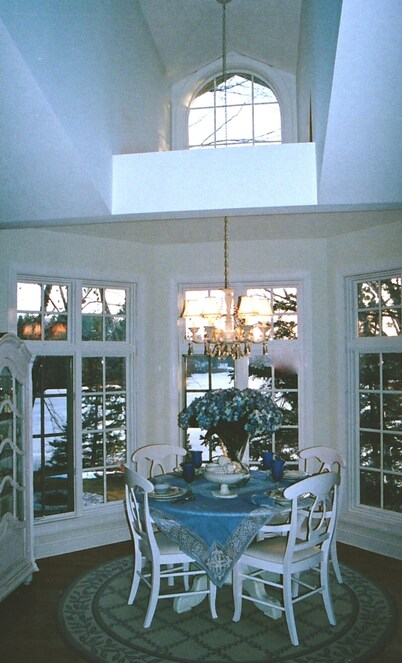 Award Winning Home On Nelson Lake ~ 400 Feet Of Private Lakeshore! 