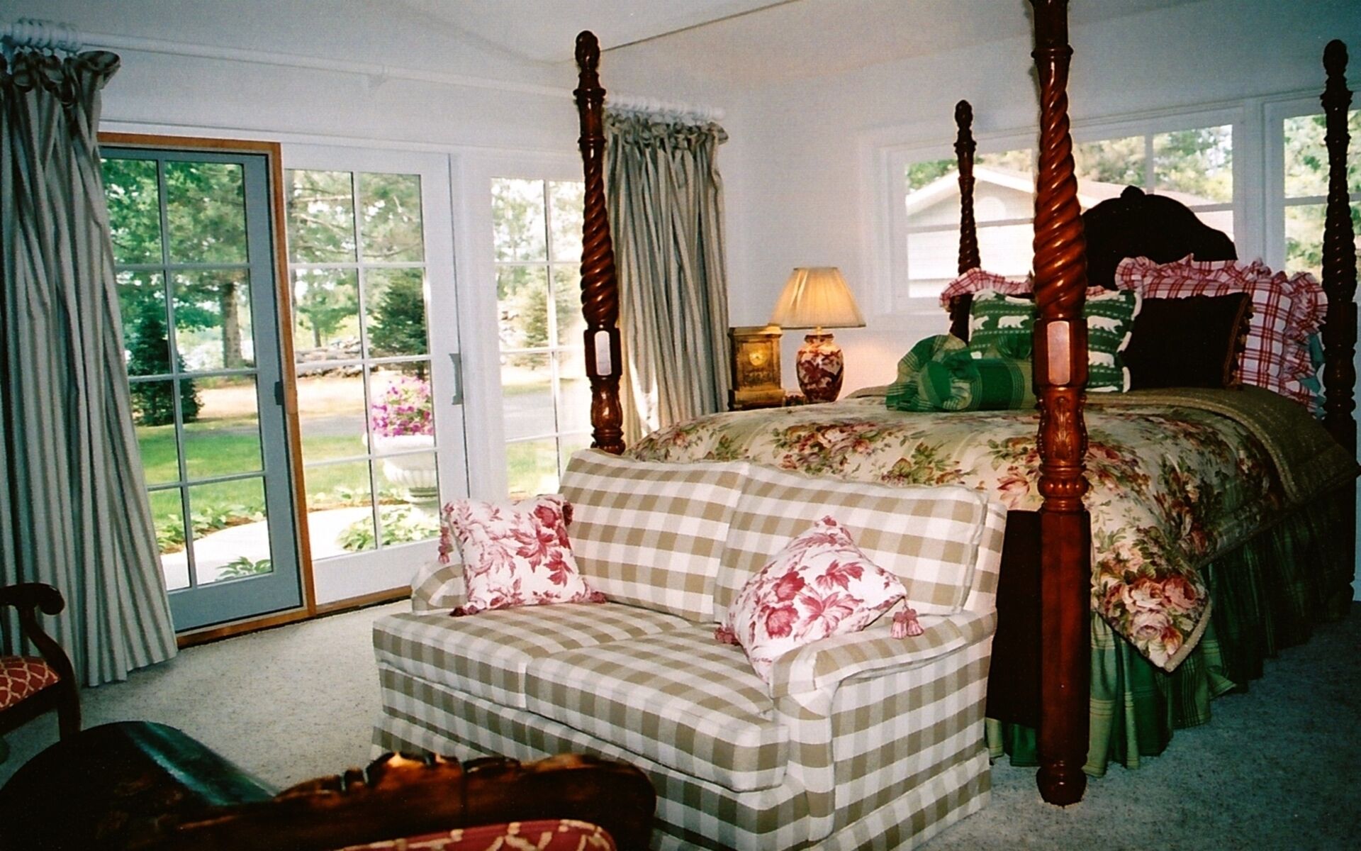 Award Winning Home On Nelson Lake ~ 400 Feet Of Private Lakeshore! 