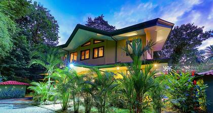 From Patio to the Pacific in Seconds, 3 Bdrm/3 Bath, Private Pool, Fast Wifi