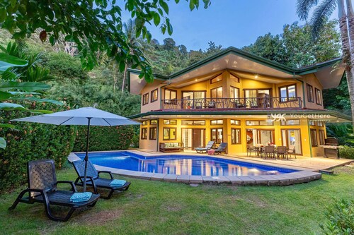 From Patio to the Pacific in Seconds, 3 Bdrm/3 Bath, Private Pool, Fast Wifi