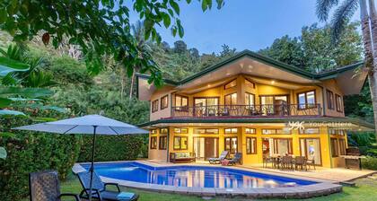 From Patio to the Pacific in Seconds, 3 Bdrm/3 Bath, Private Pool, Fast Wifi