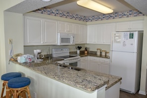 Fridge, microwave, stovetop, dishwasher